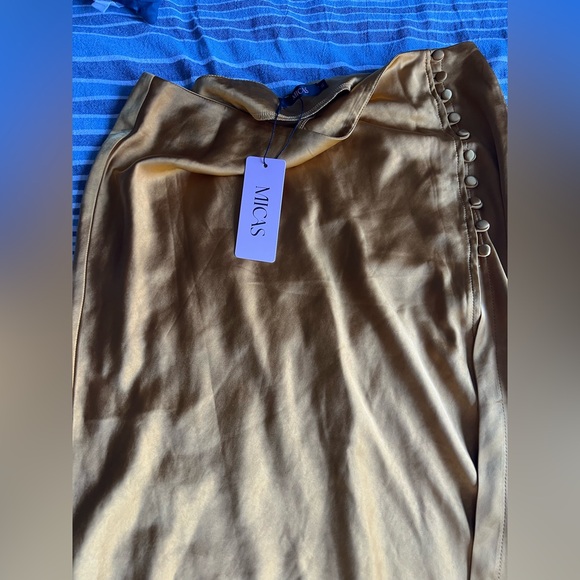 New Micas Asymmetric Hem Slit Button Deco Skirt size XL - Picture 2 of 6